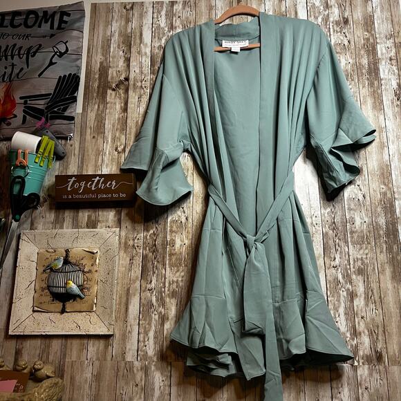 Birdy Grey Bridesmaid Robe – Sage Green – Size M/L - Picture 1 of 6